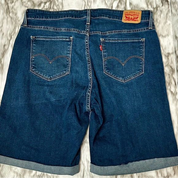 Levi's Blue Bermuda Shorts Classic Denim Style Rolled Cuff Medium Wash Stretch - Picture 8 of 9